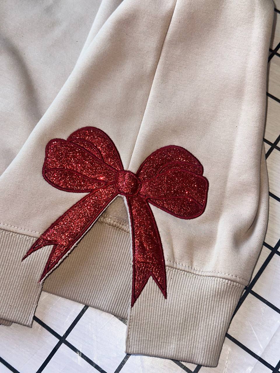 2-Side Bow Blink Glitter Appliqué Embroidered Sweatshirt